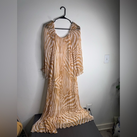 Sezane Julietta Long Sleeve Pleated Maxi Robe Dress Zebra - Picture 3 of 11